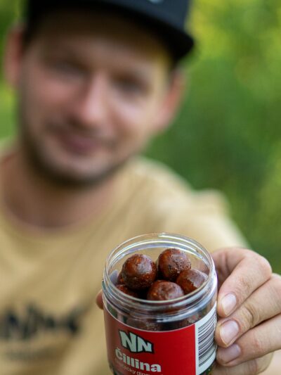 Dipované boilies Čillina HNV (Čilli / Krill / Robin red)