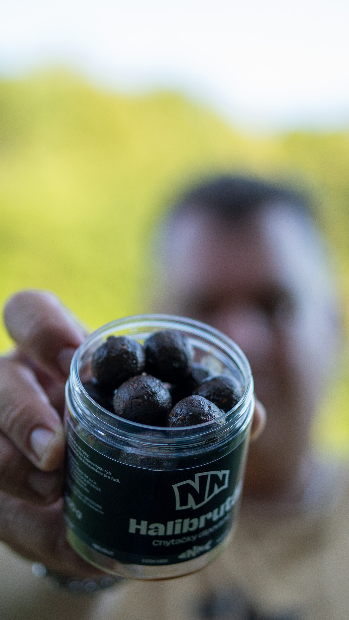 Dipované boilies Halibrutál HNV (Halibut + 3 rybie múčky)